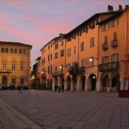 Centro Storico Luminoso Spazio Al Piazzo Biella Kültér fotó
